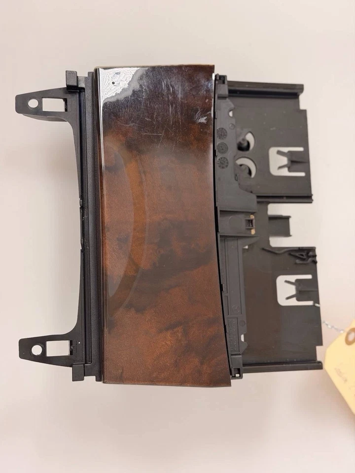 08-17 梅赛德斯 W212 E550 中控台烟灰缸烟灰缸隔层原始设备制造商 — 第 1/4 张图片