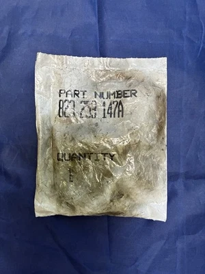 AUDi/Volkswagen Exhaust Hanger 823 253 147A - NOS OEM - Image 1 of 4