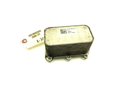 Mercedes-Benz C300 W205 2015-2018 enfriador de aceite de motor OEM 30 k. Foto 1 de 4