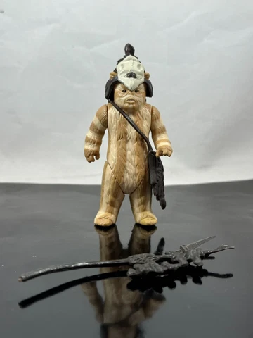 Vintage Kenner Star Wars Original Action Figure: Logray (Complete) Cover