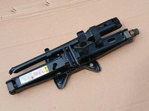 2002 - 2007 SATURN VUE JACK OEM 22664791 & WHEEL TIRE LUG WRENCH - Picture 1 of 4