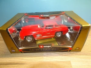 Burago 1/18 Scale Die Cast Model Mercedes-Benz 300SL Roadster - Red - Picture 1 of 14
