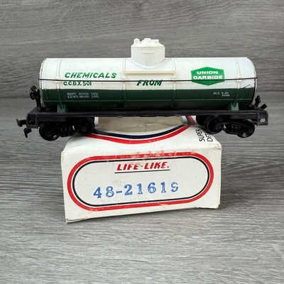 HO Scale Life-Like Tanker Car Union Carbide Chemicals CCBX 501 Single Dome - Image 1 of 4