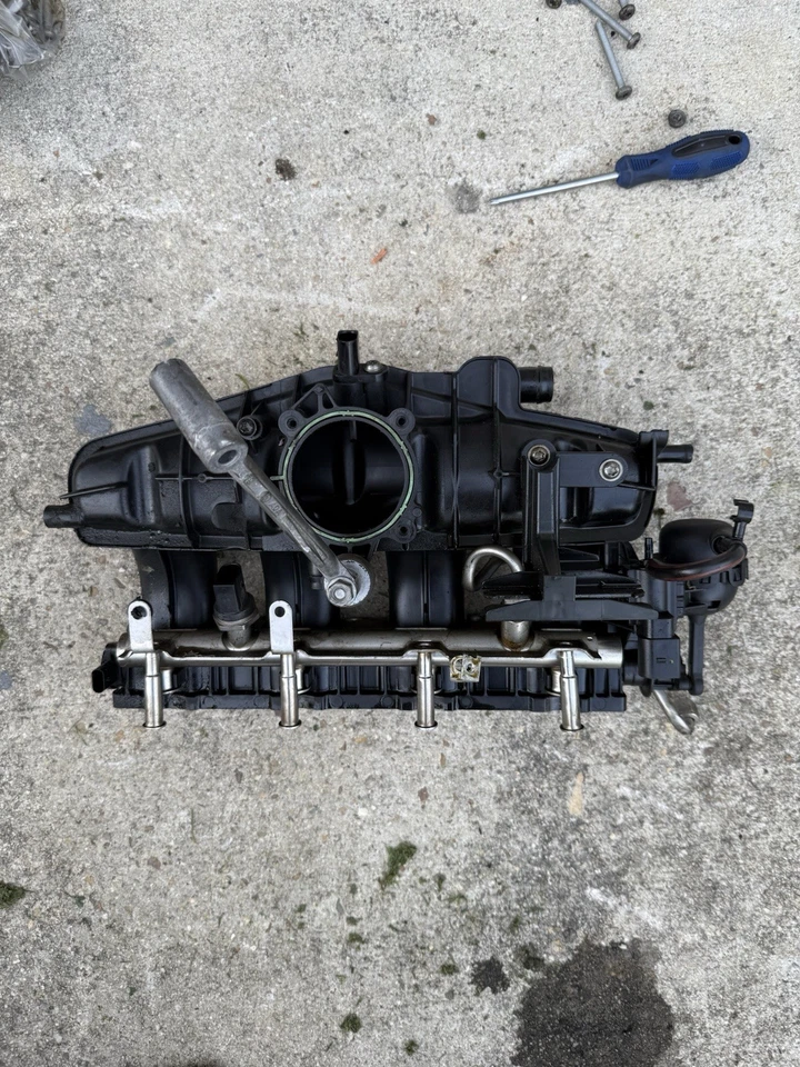 Colector de admisión 2.0L motor turbo ID Caeb compatible con 09-16 AUDI A4 1154602 Foto 1 de 2