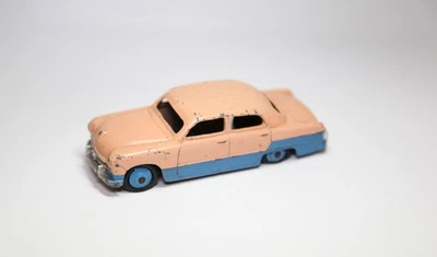Dinky 170 Ford Sedan Two Tone - Good Vintage Original Model 1950s - Image 1 of 4