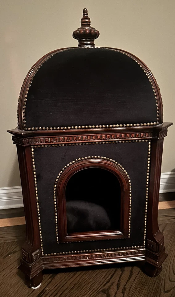 Cama francesa de terciopelo negro tapizada de terciopelo negro para perros de lujo de Luis XVI de finales del siglo XIX Foto 1 de 4