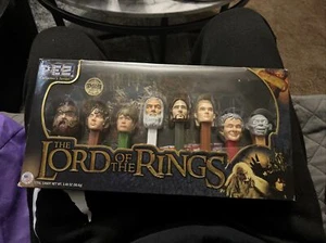 2011 Lord Of The Rings Pez Dispenser Set Bilbo Frodo Gandalf Samwise Aragorn - Picture 1 of 2