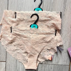 2x Marks and spencer 14 Brazillian knickers No VPL full lace stretch knickers - Picture 1 of 6