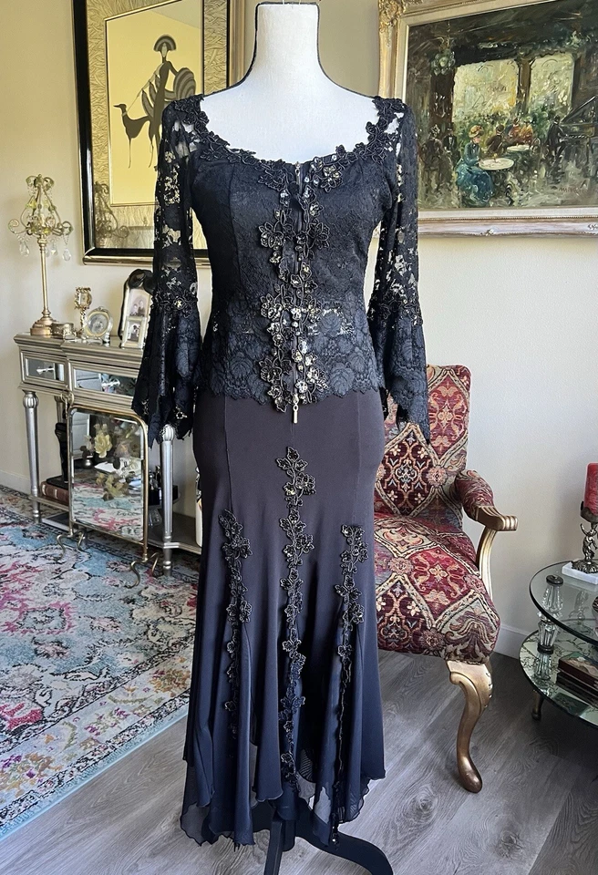 Chaqueta de lentejuelas con apliques de encaje SAGAIE NEGRA Godet falda midi asimétrica, 2-XS Foto 1 de 4