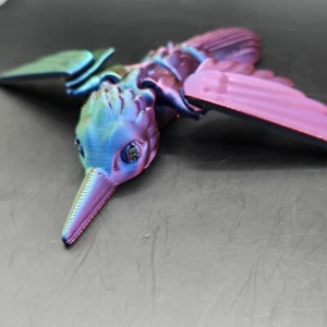 Figura Articulada Colibrí Impresa en 3D Coleccionable Multicolor - Imagen 1 de 13