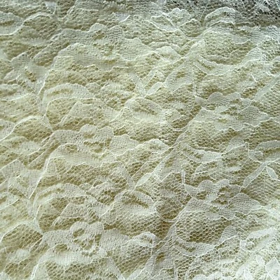 Tela de encaje de nailon amarillo 58 x 96" 2,6 yardas Foto 1 de 4