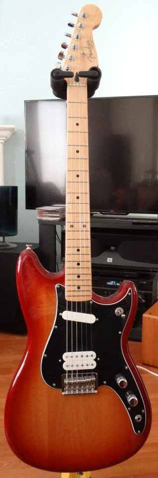 Fender Duo Sonic HS With Push-Pull Split Coil + New Fender Camo Gig Bag & Strap - Image 1 of 4