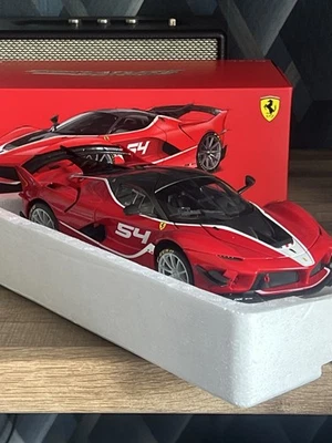 1/18 BURAGO - FERRARI - FXX-K EVO N 54 FINALI MONDIALI 2017 M.LUZICH 18-16908G - Immagine 1 di 4