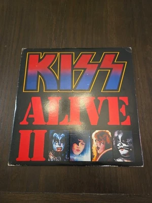 Kiss alive ll 1st Pressing 1977.  Gatefold With All Inserts Vg+/Vg-. Love Gun! - Image 1 of 4