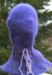 ANGORA Balaclava fuzzy thick flauschig Haube dick close lila-bunt Schulterteil - Bild 1 von 2