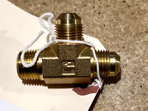 PARKER 151F-6-6 3/8" X 3/8" Male Flare X Mip Tee Brass Fittings QTY 1 STK# 3043 - Picture 1 of 4