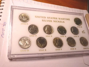 Satz Capital Plastic, alles unc. sieht toll aus - Bild 1 von 5