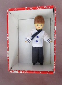 Broche prendedor miniatura de 2 1/2" de tela Käthe Kruse muñeca Klaus como nuevo en caja - Imagen 1 de 9