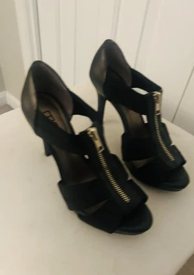Women’s Moda, Black High Heels, Size 6.5 M - Image 1 of 2
