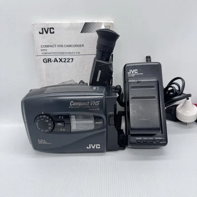 JVC GR-AX4227E Compact VHS-C Video Camcorder + Charger **PARTS/REPAIR** - Image 1 of 4