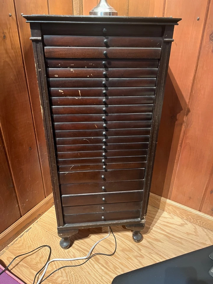 Американский картографический шкаф--деревянный - Изображение 1 из 1