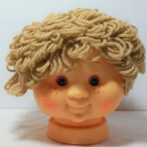 Cabeza de muñeca rizado cabello marrón 5" de alto - Imagen 1 de 4