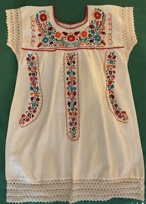 NEW Embroidered Floral Mexican Lace Dress Size Large Handmade Oaxaca Mexico - Image 1 of 4