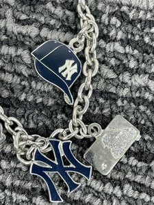 🔥 New York Yankees Charm Bracelet - Picture 1 of 7