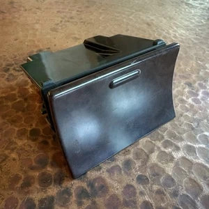 1992-1997 SUBARU SVX FRONT CENTER CONSOLE DASH ASH TRAY PANEL ASHTRAY OEM - Picture 1 of 8