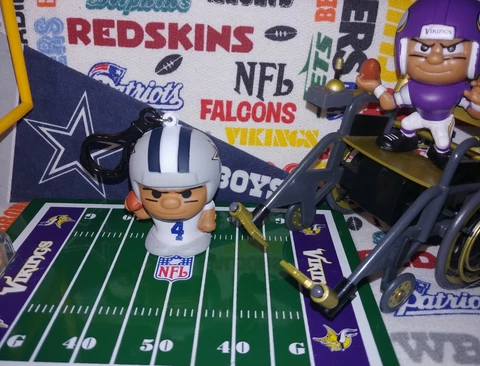 2021 NFL SqueezyMates Rare Dallas Cowboys QB Dak Prescott 2.5in 1:96 Teenymates Cover