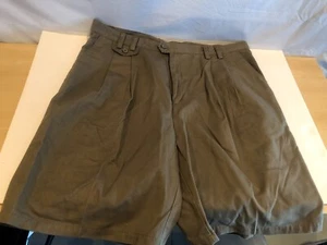 Falls Creek Sz 40 Mens Olive Green Pleated Shorts - Picture 1 of 2