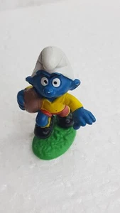 Vintage Schleich / Peyo 1980 Rugby Football Smurf - Portugal - Picture 1 of 4