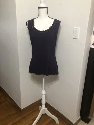 Top para mujer MAX STUDIO sin mangas púrpura con volantes delantero cuello redondo talla GRANDE Foto 1 de 4