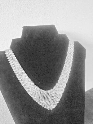 Collar babero de malla Somerset de plata esterlina de Elsa Peretti de Tiffany & Co. Foto 1 de 4