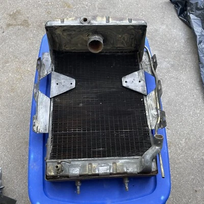 Radiador MG TD  Foto 1 de 4