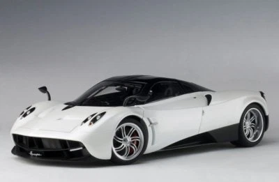 COCHE MODELO PAGANI HUAYRA BLANCO 1/12 DE AUTOART 12231 Foto 1 de 4
