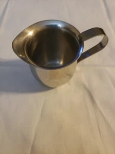 Mini jarra crema vintage de acero inoxidable hecha en la India 2" MCM - muy linda - Imagen 1 de 5