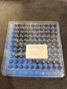 Thermo National Scientific 4 ml bernsteinfarbenes Fläschchen-Set mit schwarzen PP-Schraubverschlüssen - Bild 1 von 3