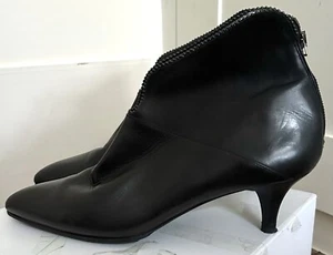 *GORGEOUS!* HUGO BOSS BLACK LEATHER ANKLE BOOTS ZIP DETAIL SIZE 40 UK 7 RRP £275 - Picture 1 of 8