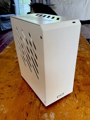 Custodia PC Micro-ITX Custom-Mod FX4.9 con alimentatore 600W - Nuova - Immagine 1 di 4