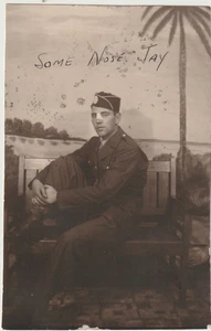 VINTAGE PHOTO BOOTH - SPIELHALLE - HÜBSCHER JUNGER MANN in UNIFORM, NASENVERBAND - Bild 1 von 1