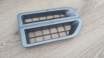 Grelha de ar dianteira direita 2005 - 2009 LAND ROVER LR3 - Imagem 1 de 4