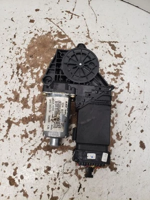 Двигатель переднего стеклоподъемника левый для водителя подходит для 01–05 PASSAT 1416057 - Изображение 1 из 4