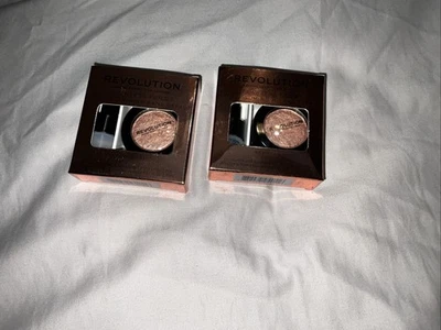Pack of 2 Makeup Revolution Flawless Foils Eyeshadow, Rebound Gold Brand New - Image 1 of 4