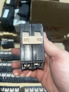 Cutler Hammer CH260 60 Amp 2 Pole Circuit Breaker - Picture 1 of 3