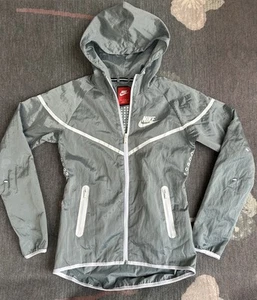 Nike Gr. XS Damen Jacke Sportjacke Windbreaker Sommer-Freizeitjacke Outdoorjacke - Bild 1 von 8