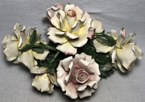 Scultura centrotavola fiori pastello 11” x 6,5” vintage Capodimonte Visconti Mollica - Foto 1 di 11