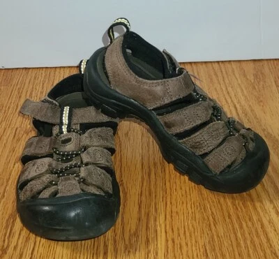 Sandalias impermeables Keen Newport H2 MARRÓN para niños pequeños 9 9C senderismo Foto 1 de 4