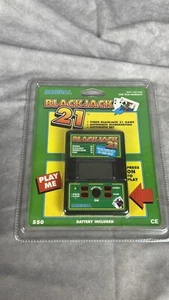 Vintage Radica Blackjack 21 Pocket Handheld Electronic Video Game Model 550 NEW - Picture 1 of 2