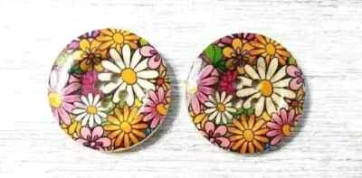 large wood flower sewing buttons 4 holes 1 1/8 inch white orange 2pc set new - Image 1 of 2